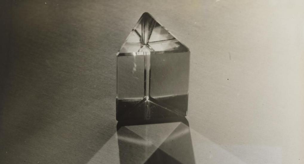 Prism and wood - Gyorgy Kepes